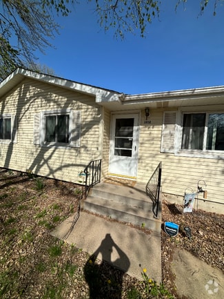 Building Photo - 1416 SW 15th St