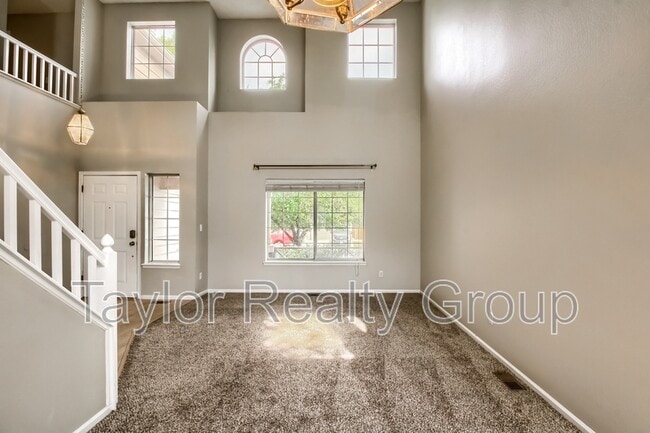 Building Photo - 13460 Vine St