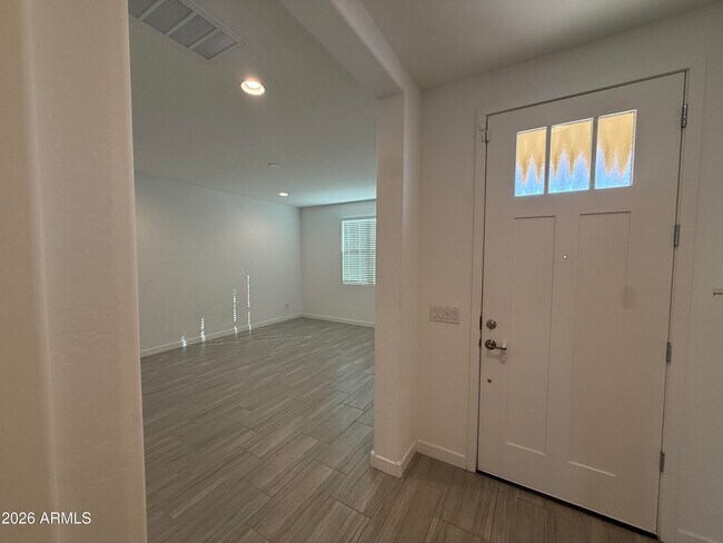 Foto del edificio - 1538 W Carmen St