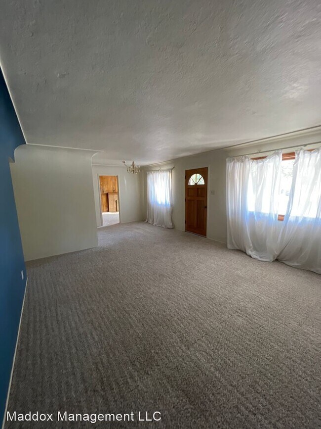 Building Photo - 3 br, 2 bath House - 2105 Dorothy Street NE
