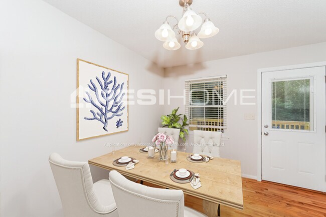 Foto del edificio - 1115 Shadow Creek Dr Ne