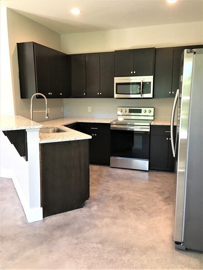 Kitchen - 10661 Brothers Ln