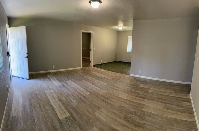 Foto del edificio - Newly Renovated 3/1 Home w/ Large Yard