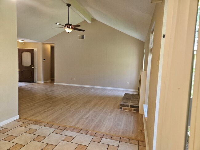 Foto del edificio - 2822 Chimneystone Cir