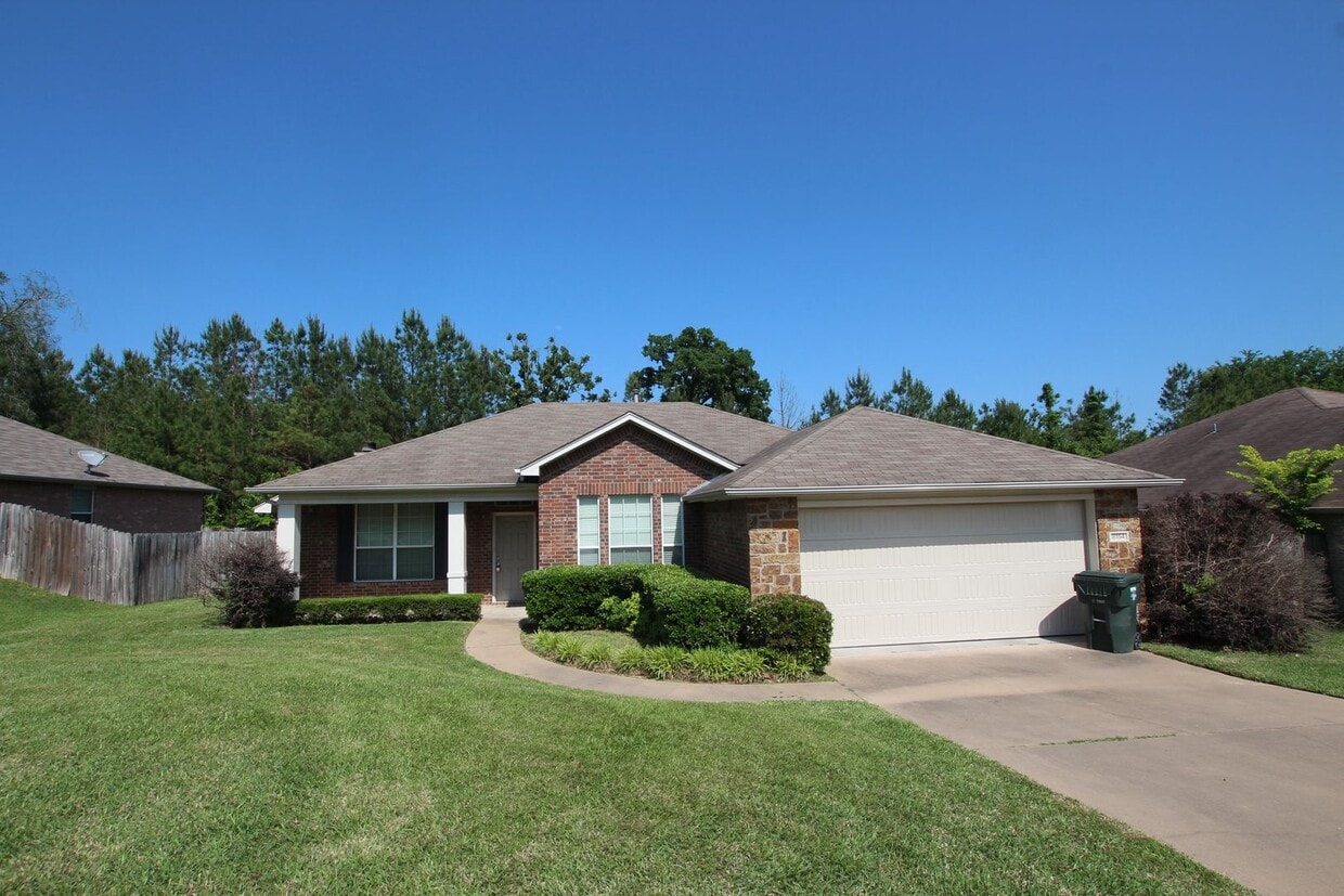 Primary Photo - Coming Soon! 3 Bedroom 2 Bathroom Home in ...