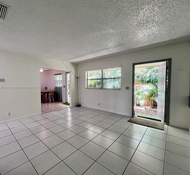 Foto del edificio - 274 SW 9th St