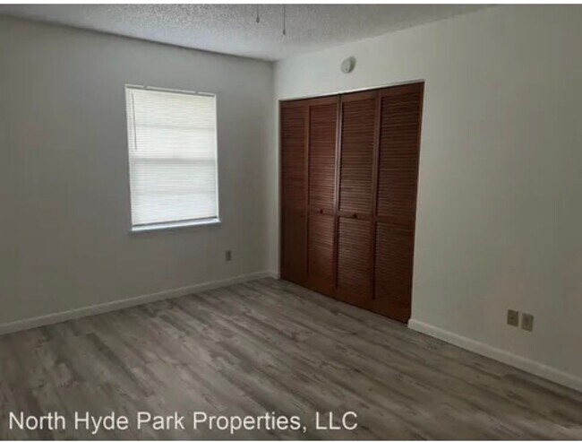 Foto del edificio - River Front Stilt Home