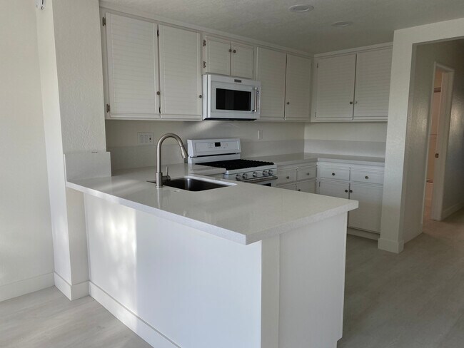 Newly remodeled kitchen - Kitchen Aid Appliances - 27 Niguel Pointe Drive