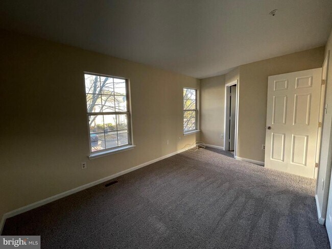 Building Photo - 45277 Keyport Ct