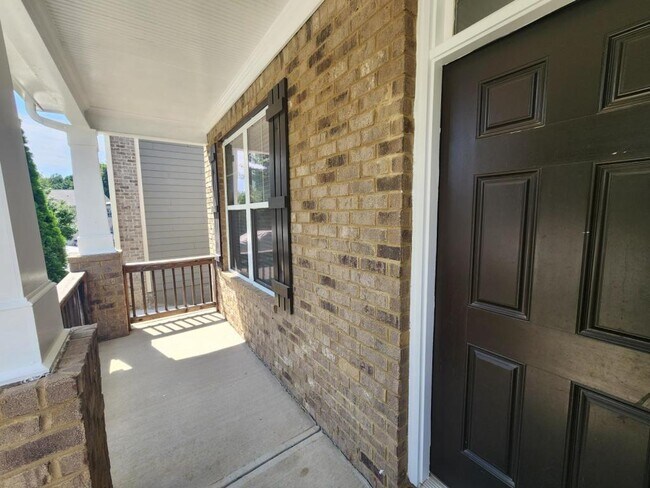 Building Photo - 2740 Blake Towers Ln