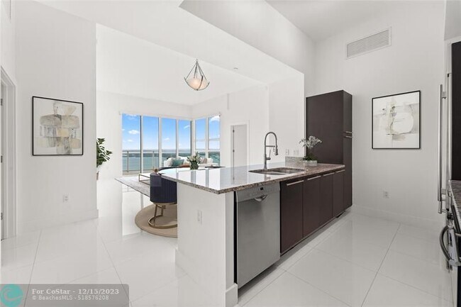 Foto del edificio - 950 Brickell Bay Dr