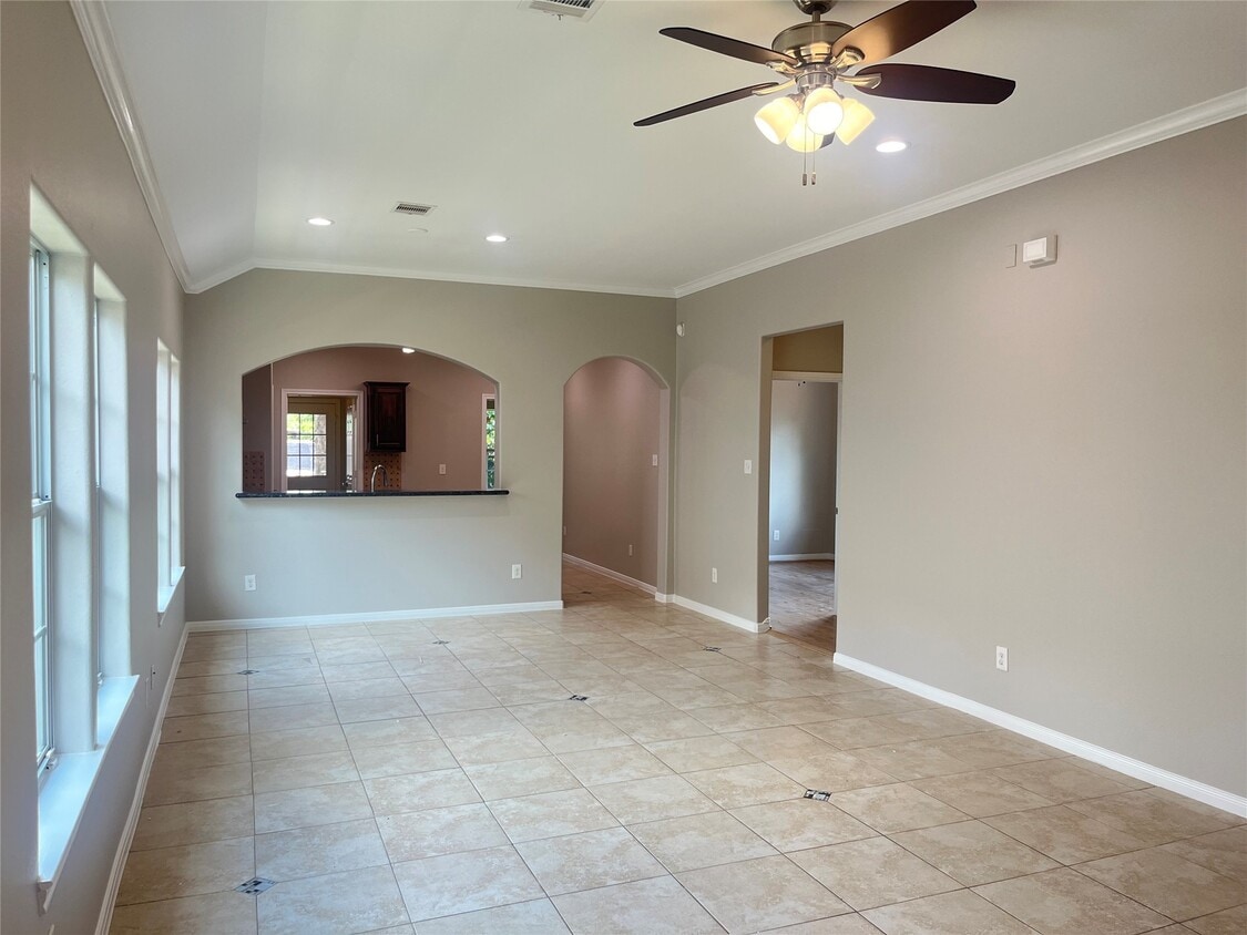 Primary Photo - 6430 Skyview Dr