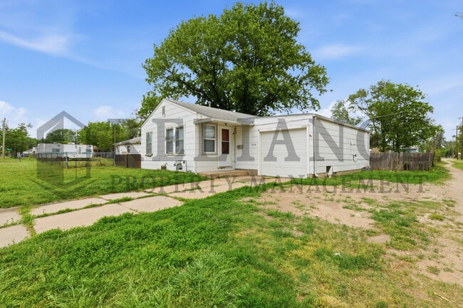 Building Photo - 1718 Walker W St