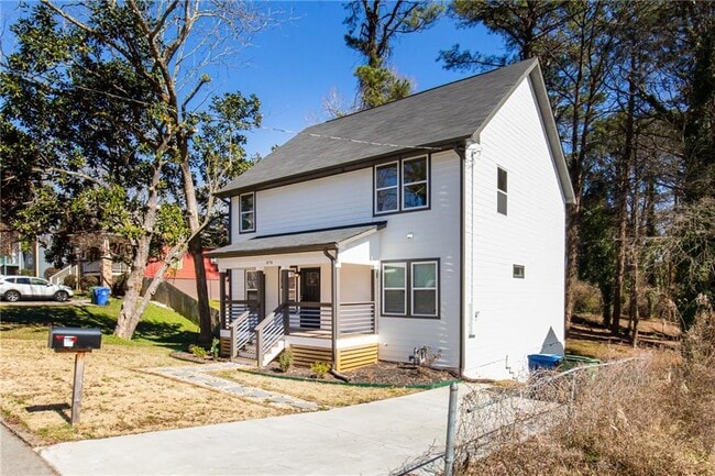 Building Photo - 870 Gaston St SW