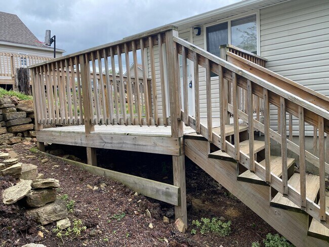 Building Photo - Watts Duplex