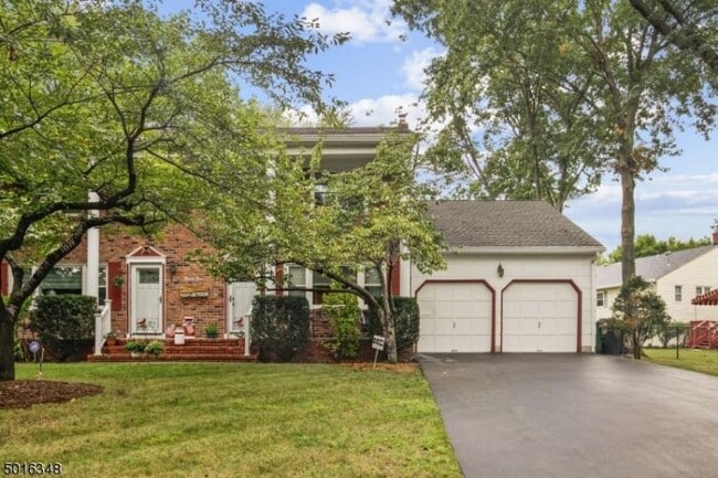 Building Photo - 25 Forsythia Ln