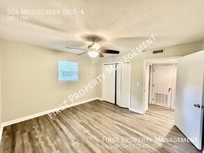 Building Photo - 504 Woodcreek Dr
