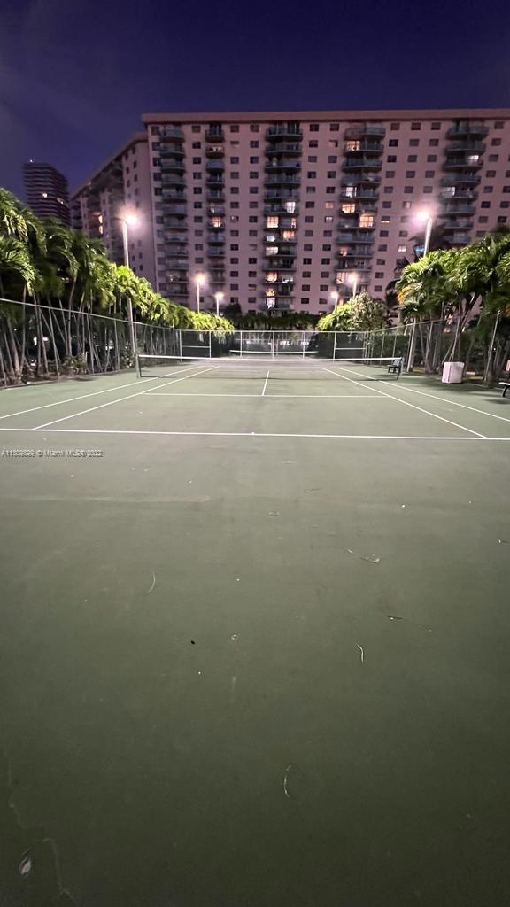 Foto del edificio - 19380 Collins Ave