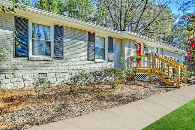 Building Photo - 3003 Orion Dr