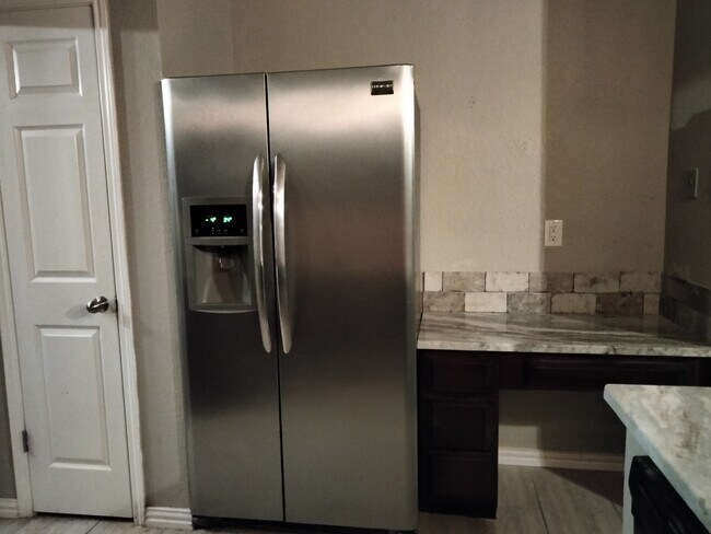 Foto del edificio - 213 Hickory Springs Dr