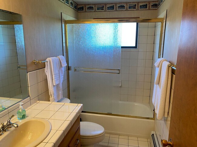 Building Photo - Seasonal Furnished rental