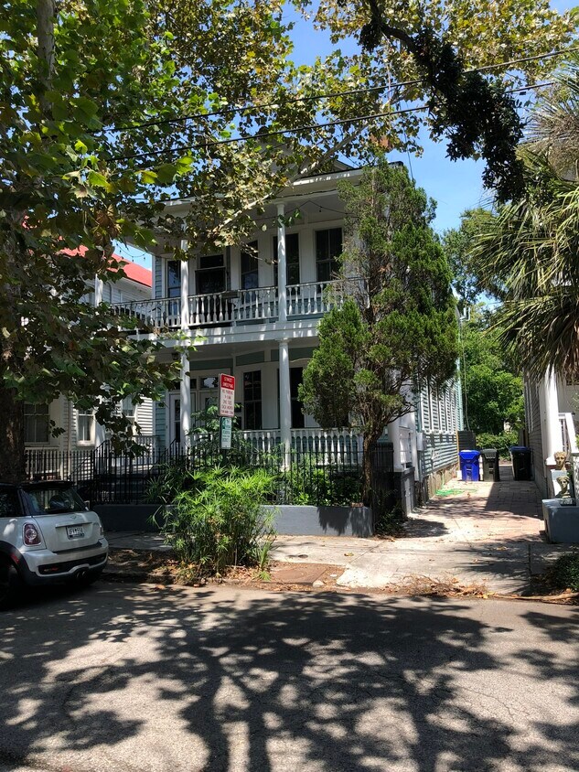 384 Ashley Ave, Charleston, SC 29403 Apartments in Charleston, SC