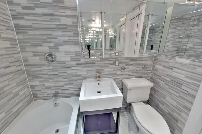 Foto del edificio - 326 E 100th St