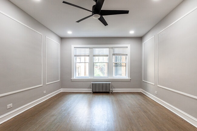 Foto del edificio - 1352 W Carmen Ave
