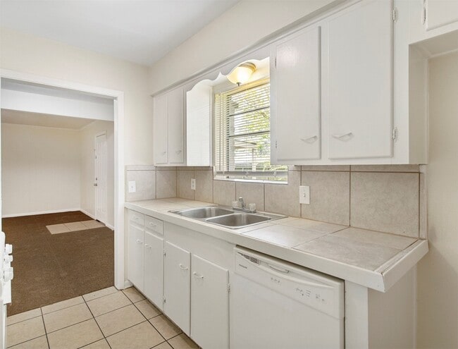 Foto del edificio - 13306 Oak Leaf Ln