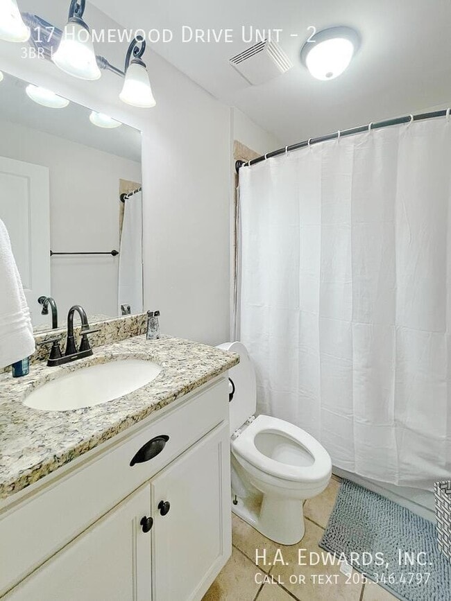 Building Photo - 917 Homewood Dr