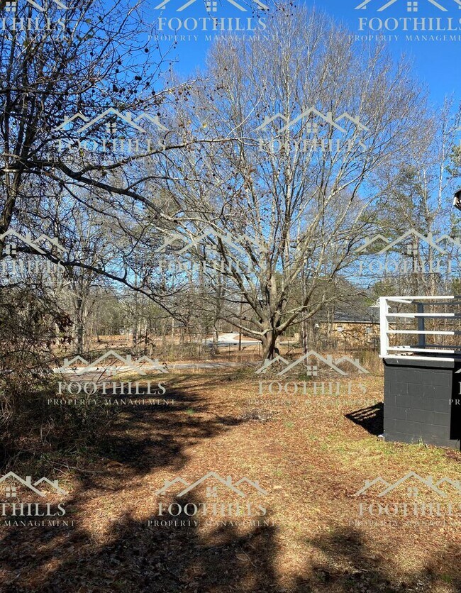 Foto del edificio - Charming 3BR/1BA Home with Essential Ameni...