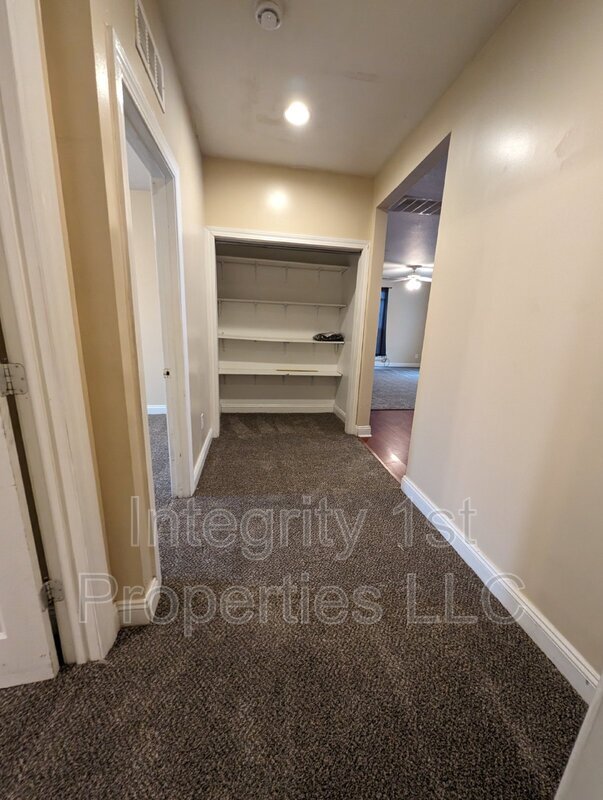 Foto del edificio - 425 E Broadway Ave