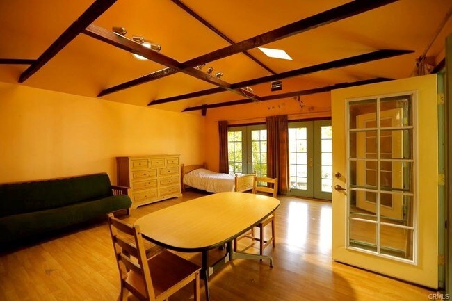 Interior Photo - 827 20th St