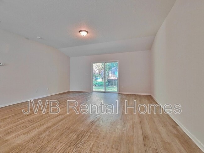 Building Photo - 5435 Rosedale Ln