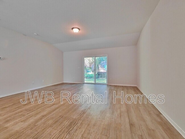 Foto del edificio - 5435 Rosedale Ln