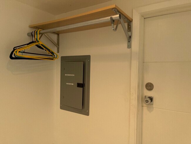 Foto del edificio - 479 Nassau Ave