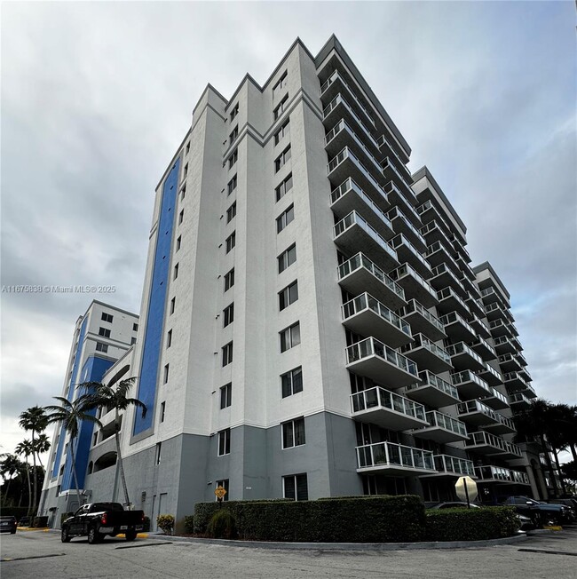 Foto del edificio - 5085 NW 7th St