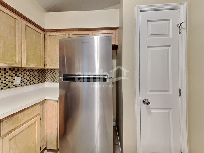 Foto del edificio - 815 Park Trail Dr