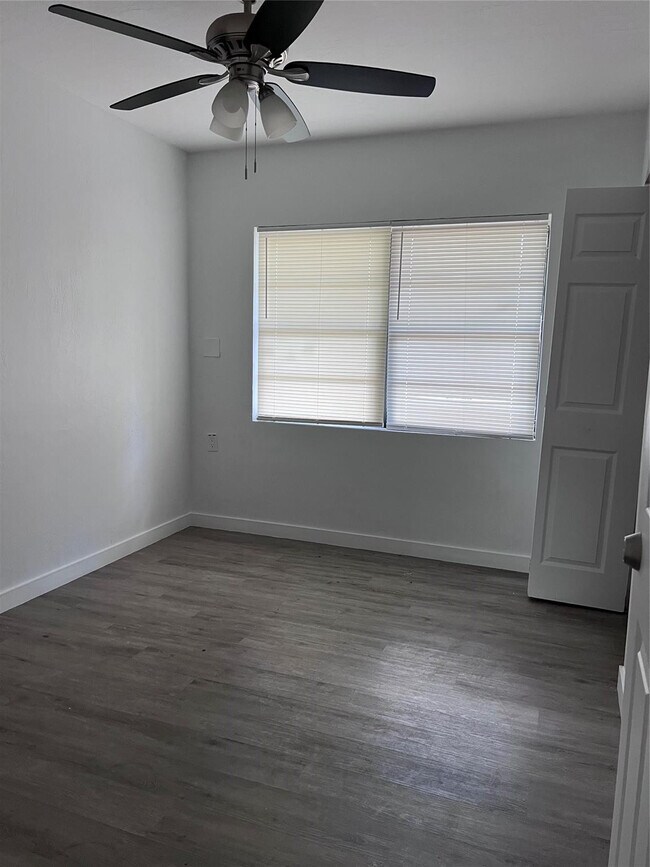 Foto del edificio - 1433 NW 7th Ave