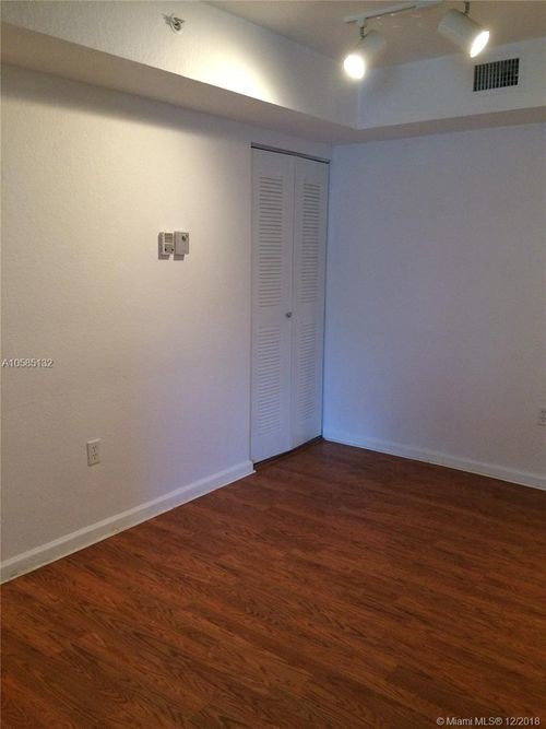 Foto del edificio - 15410 SW 284th St