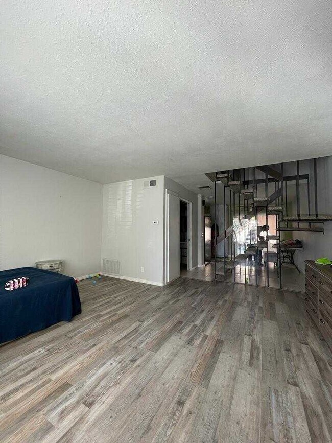 Building Photo - 8972 Fletcher Valley Dr