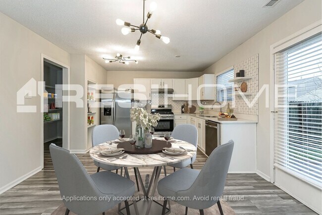 Building Photo - 1726 Blue Grass Pkwy