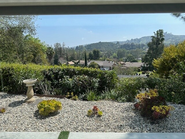Foto principal - 22421 Mulholland Dr