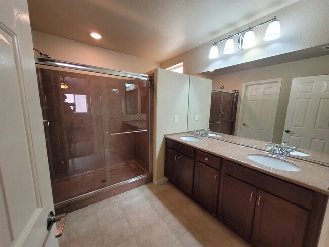 Foto del edificio - 6386 Tomahawk Mill Ct