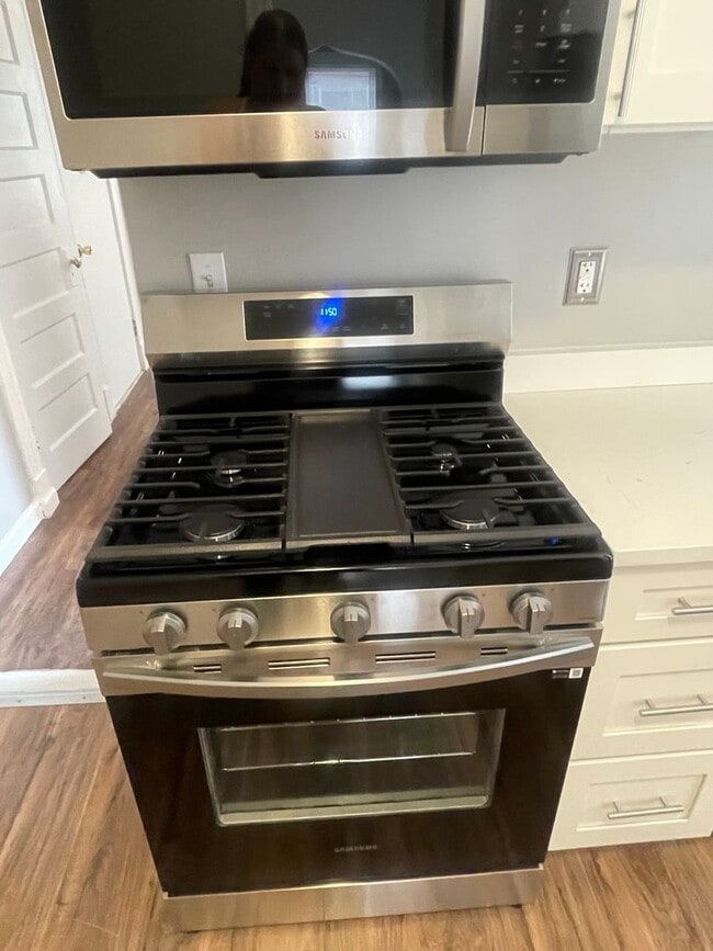 Building Photo - Coming Soon! One Bedroom Apartment with Wa...