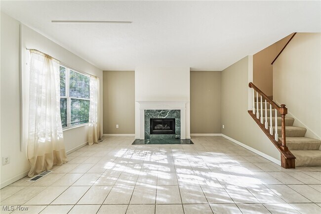 Foto del edificio - 751 Heath Ln