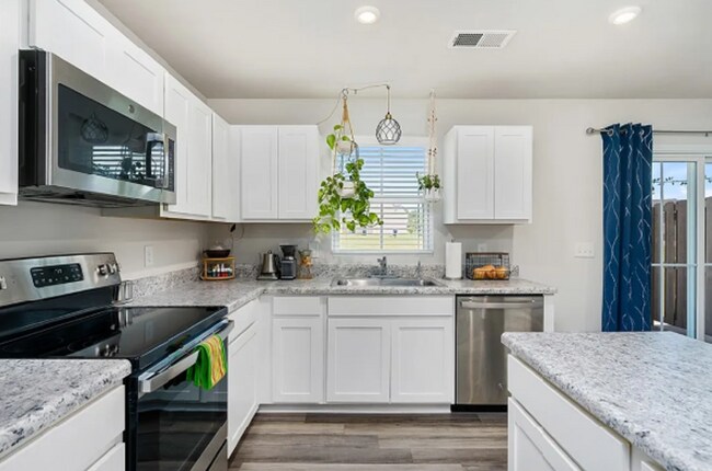 Building Photo - 153 Nicklaus Dr