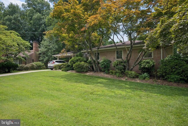 Foto del edificio - 7016 Hopewood St