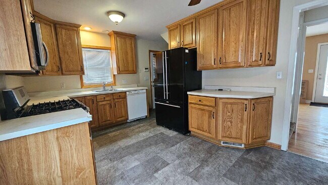 Foto del edificio - "Excellent 3-Bedroom Townhouse Retreat in St. Louis Park - 1359 Sq Ft of Comfort!"