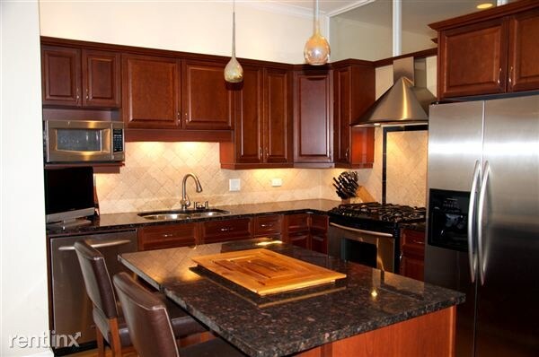 Gabinetes Chestnut/Sapphire Granito/inoxidable - 800 W Cornelia Ave